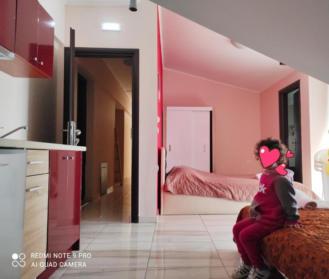 Hotel Louiza Paralía Pokoj fotografie
